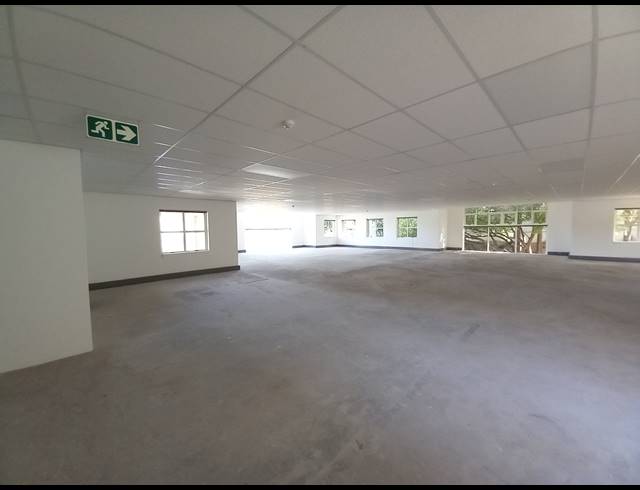 690M² OFFICE TO LET IN BRYANSTON
